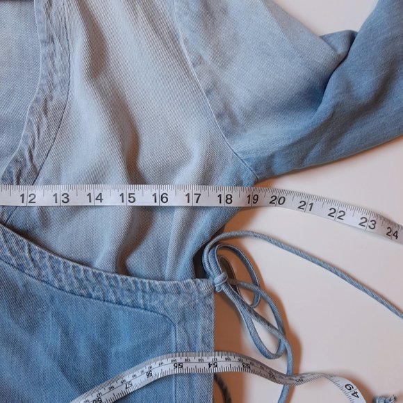 Cloth & Stone Flare Sleeve Faded Denim Cropped Wrap Top S - Picture 9 of 12